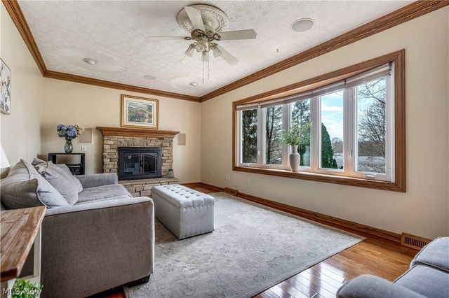 3680 Timber Lake Street NW, Uniontown, OH 44685