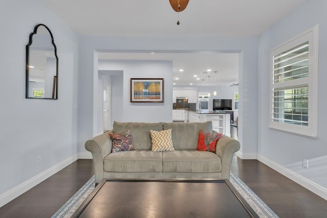 949 Browning Ln, Rocklin, CA 95765