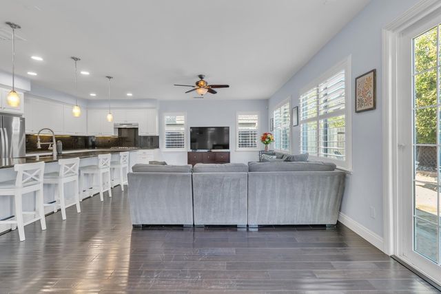 949 Browning Ln, Rocklin, CA 95765