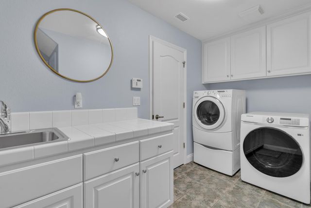 949 Browning Ln, Rocklin, CA 95765