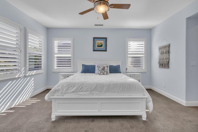 949 Browning Ln, Rocklin, CA 95765