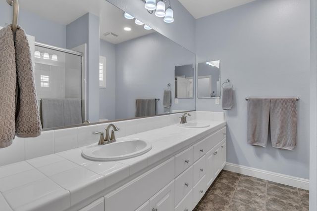 949 Browning Ln, Rocklin, CA 95765