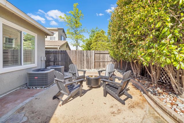 949 Browning Ln, Rocklin, CA 95765
