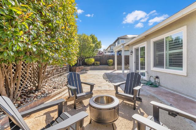 949 Browning Ln, Rocklin, CA 95765
