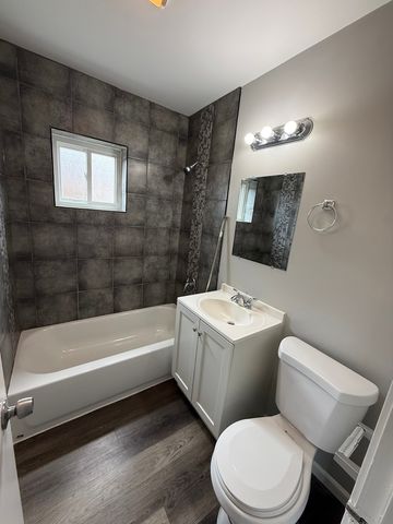 7952 S Trumbull Avenue, Chicago, IL 60652