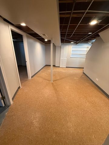 7952 S Trumbull Avenue, Chicago, IL 60652