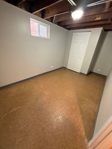 7952 S Trumbull Avenue, Chicago, IL 60652