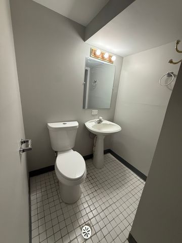 7952 S Trumbull Avenue, Chicago, IL 60652