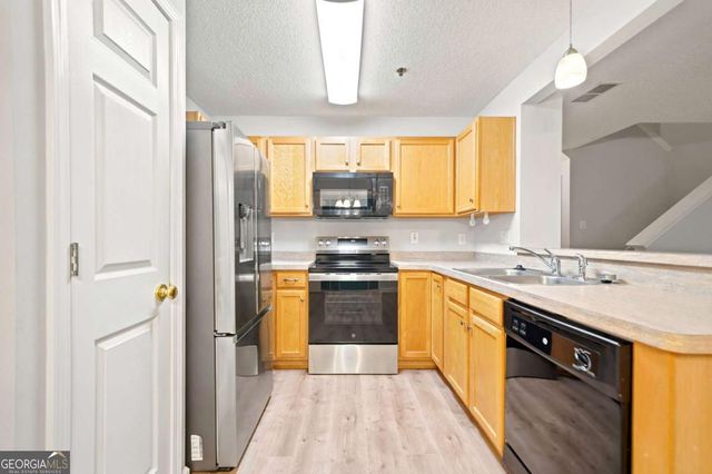 314 Cottonwood Creek Circle, Canton, GA 30114