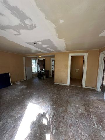 845 Saxe Street, Beaumont, TX 77705