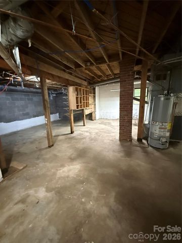 416 Edgewood Drive SW, Lenoir, NC 28645
