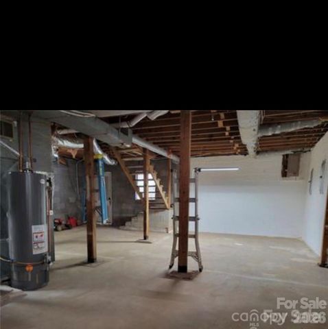 416 Edgewood Drive SW, Lenoir, NC 28645