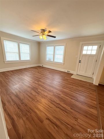 416 Edgewood Drive SW, Lenoir, NC 28645