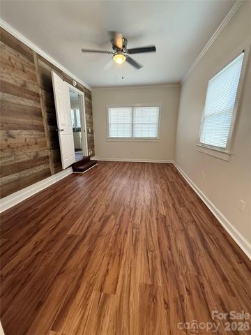 416 Edgewood Drive SW, Lenoir, NC 28645
