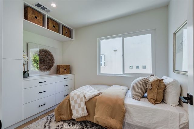 11919 Mayfield, Los Angeles, CA 90049