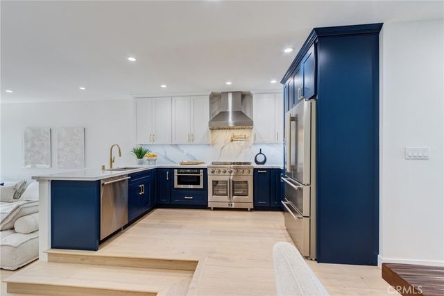 11919 Mayfield, Los Angeles, CA 90049