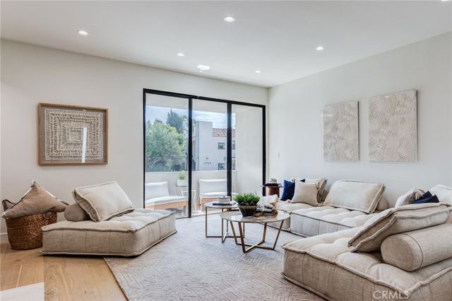 11919 Mayfield, Los Angeles, CA 90049