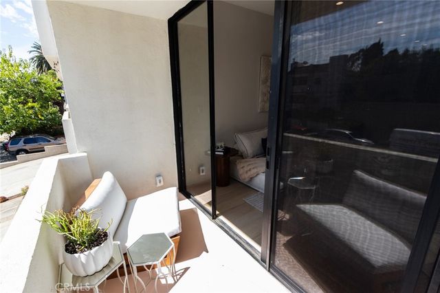 11919 Mayfield, Los Angeles, CA 90049