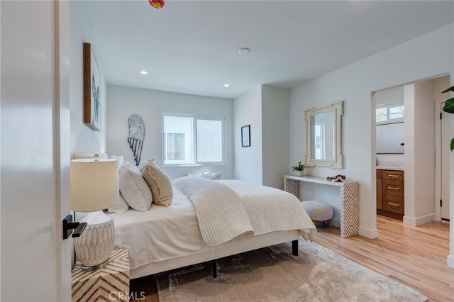 11919 Mayfield, Los Angeles, CA 90049