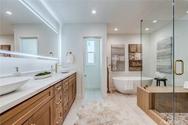 11919 Mayfield, Los Angeles, CA 90049