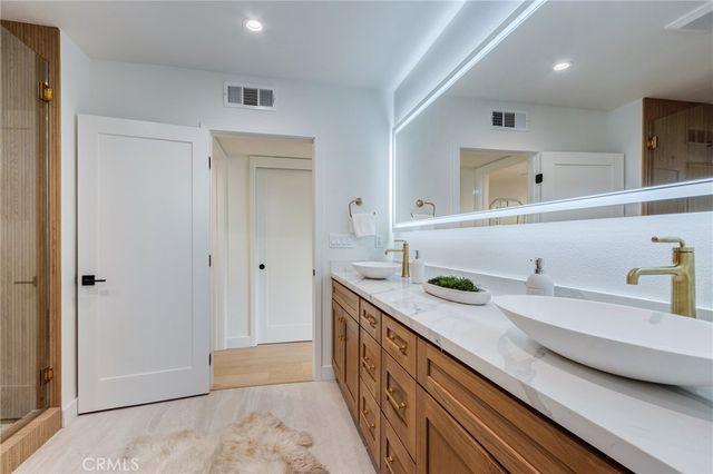 11919 Mayfield, Los Angeles, CA 90049