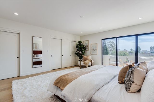 11919 Mayfield, Los Angeles, CA 90049