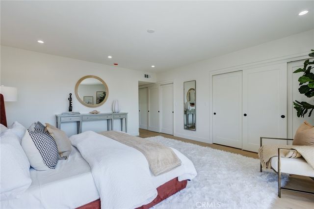 11919 Mayfield, Los Angeles, CA 90049