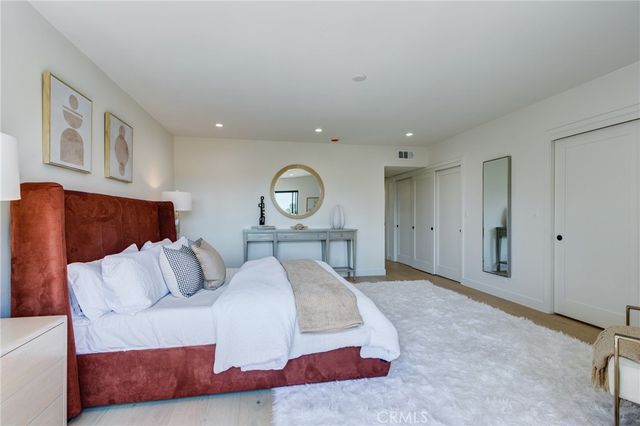 11919 Mayfield, Los Angeles, CA 90049