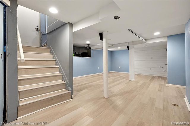 2435 Sunnyknoll Avenue, Berkley, MI 48072