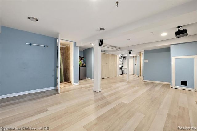 2435 Sunnyknoll Avenue, Berkley, MI 48072