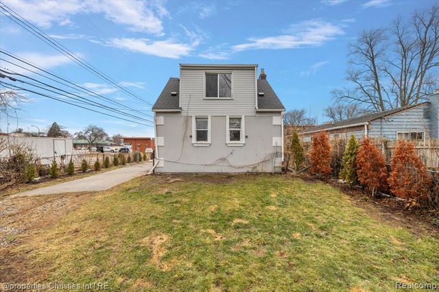 2435 Sunnyknoll Avenue, Berkley, MI 48072