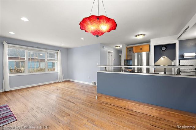 2435 Sunnyknoll Avenue, Berkley, MI 48072