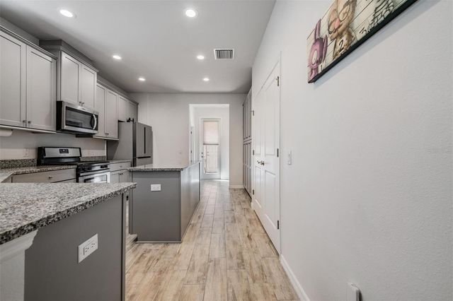 5607 HOMETOWN LANE, Lithia, FL 33547