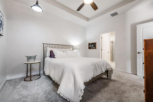 5607 HOMETOWN LANE, Lithia, FL 33547