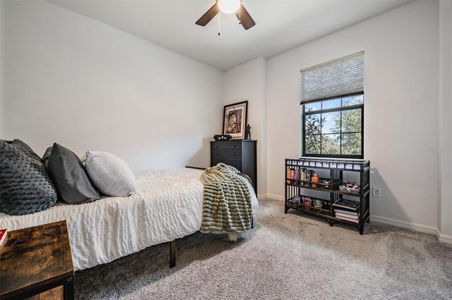 5607 HOMETOWN LANE, Lithia, FL 33547