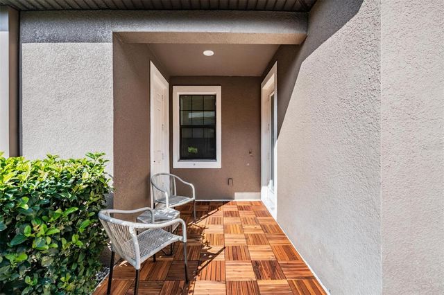 5607 HOMETOWN LANE, Lithia, FL 33547