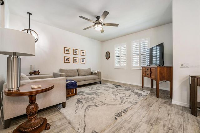 5607 HOMETOWN LANE, Lithia, FL 33547