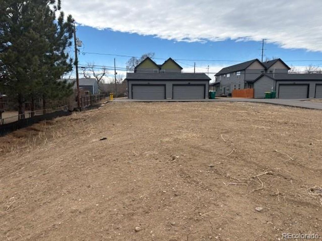 965 Gray Street, Lakewood, CO 80214