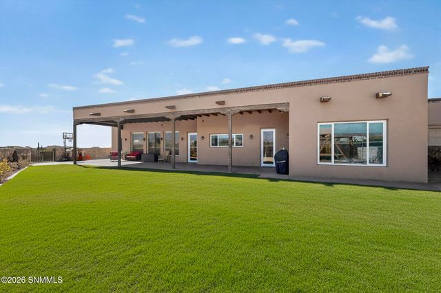 8680 Regal Mist Court, Las Cruces, NM 88011