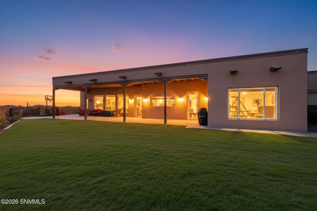 8680 Regal Mist Court, Las Cruces, NM 88011