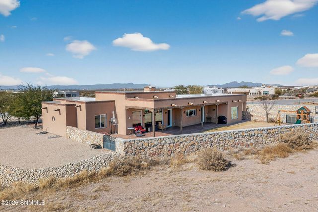 8680 Regal Mist Court, Las Cruces, NM 88011