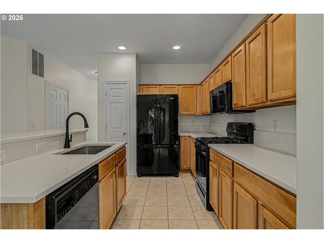 1037 Sw 18TH Way, Troutdale, OR 97060