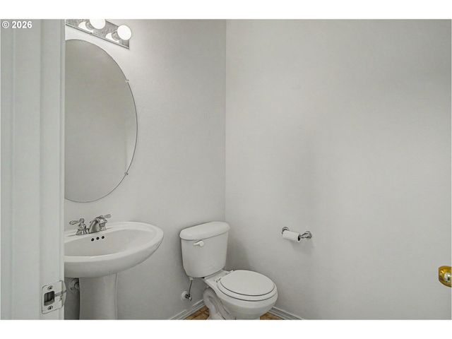 1037 Sw 18TH Way, Troutdale, OR 97060