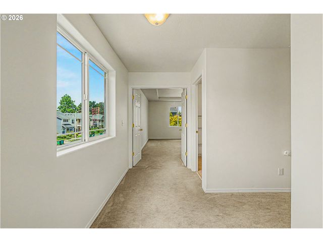 1037 Sw 18TH Way, Troutdale, OR 97060