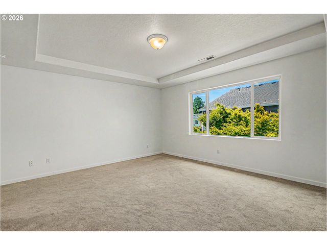 1037 Sw 18TH Way, Troutdale, OR 97060