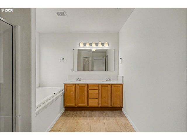 1037 Sw 18TH Way, Troutdale, OR 97060