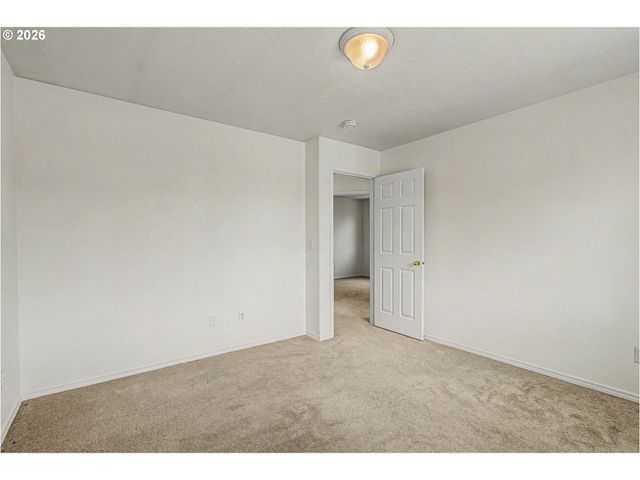 1037 Sw 18TH Way, Troutdale, OR 97060