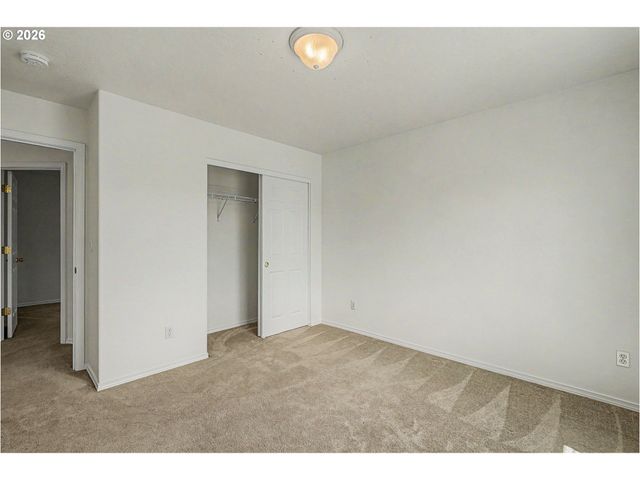 1037 Sw 18TH Way, Troutdale, OR 97060