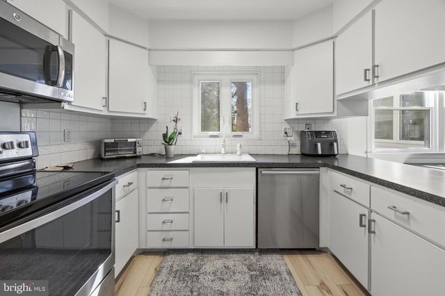 500 TEAROSE LN, Cherry Hill, NJ 08003