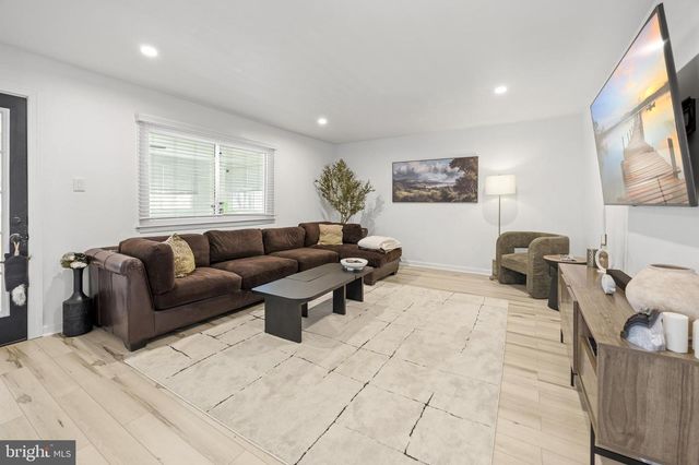 500 TEAROSE LN, Cherry Hill, NJ 08003